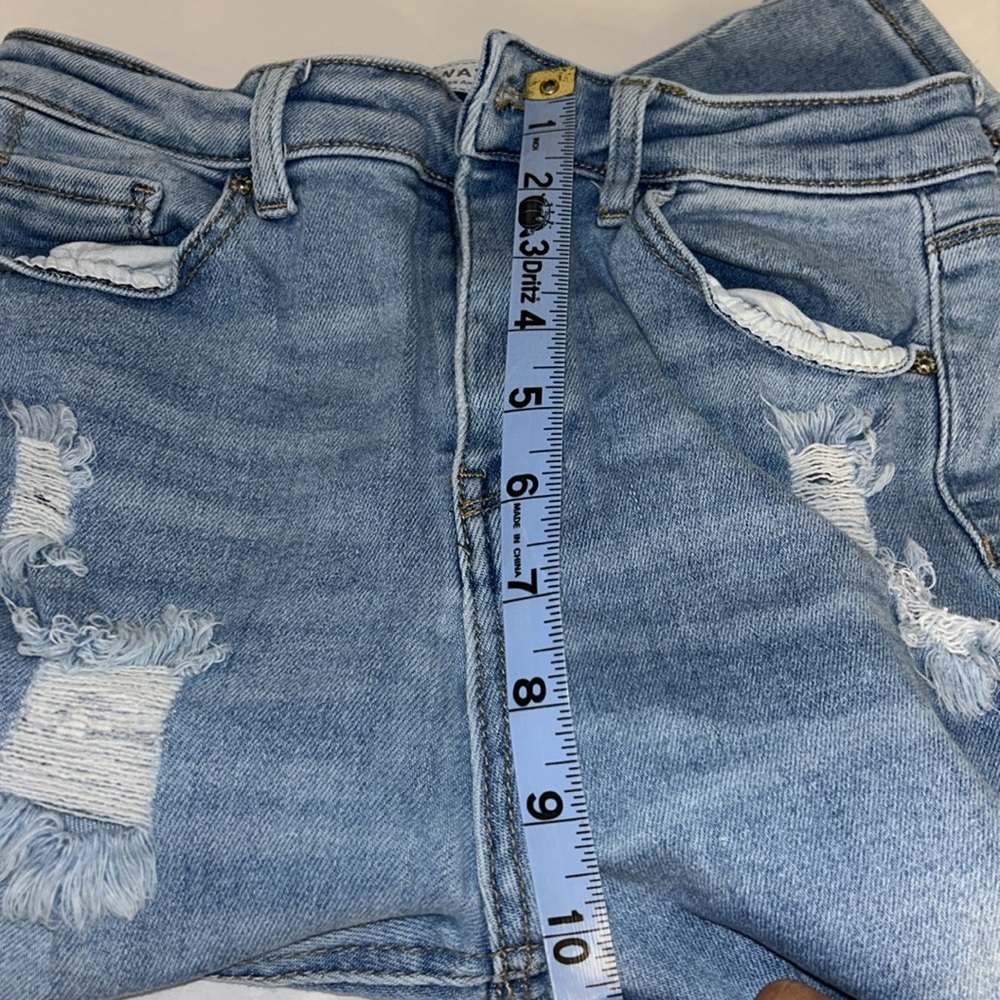 Wax Jean Women's Juniors Classic High Rise Capri Jeans (9 Light Denim) 25”inseam - Picture 7 of 7